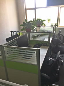 深圳辦公設(shè)備急轉(zhuǎn) 12套卡位屏風(fēng)、電腦、沙發(fā)、老板桌全套9成新低價(jià)轉(zhuǎn)讓